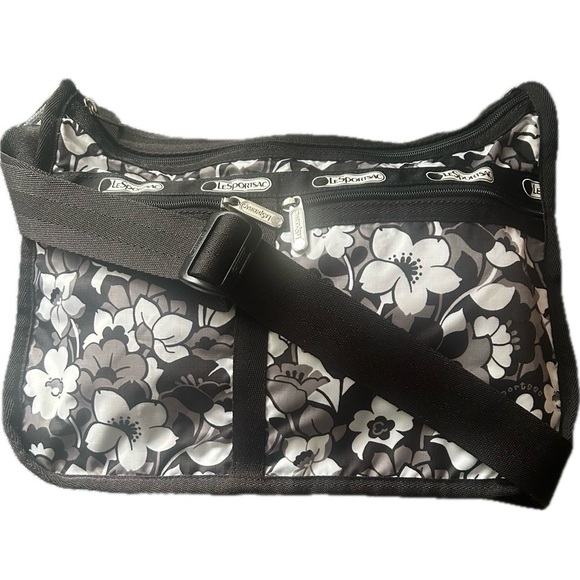 Lesportsac Handbags - LeSportsac Deluxe Everyday Bag Black and White Shadow Blossom Floral Print
